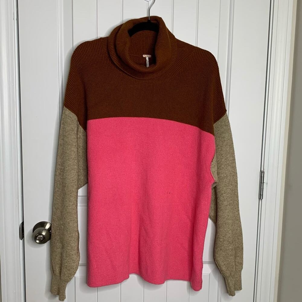 Free People turtleneck color block oversized softly structure sweater size small - Picture 2 of 6